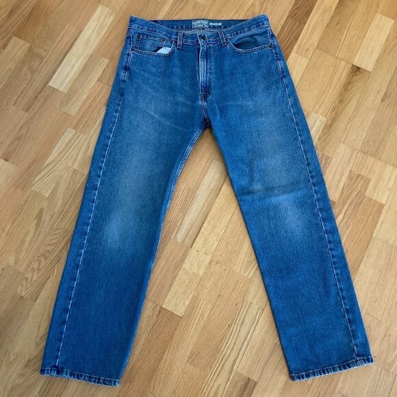 Levis Signature Regular Fit Faded Medium Wash Jeans Size 36 x 32 - Picture 1 of 9